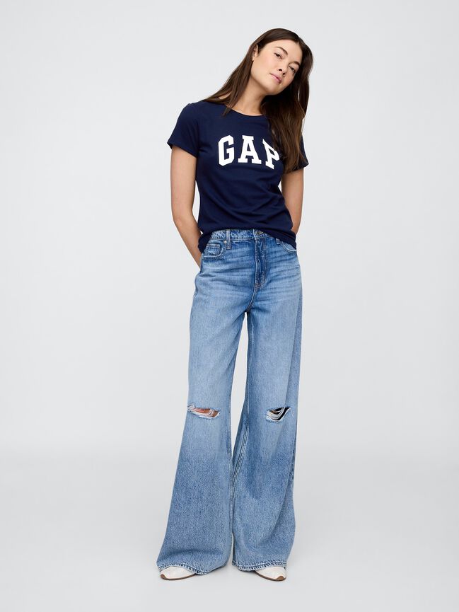 تي شيرت بشعار Gap (عبوة من قطعتين) تي شيرت بشعار gap عبوة من قطعتين