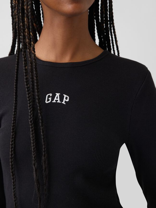 تي شيرت ياقة مدورة gap تي شيرت ياقة مدورة