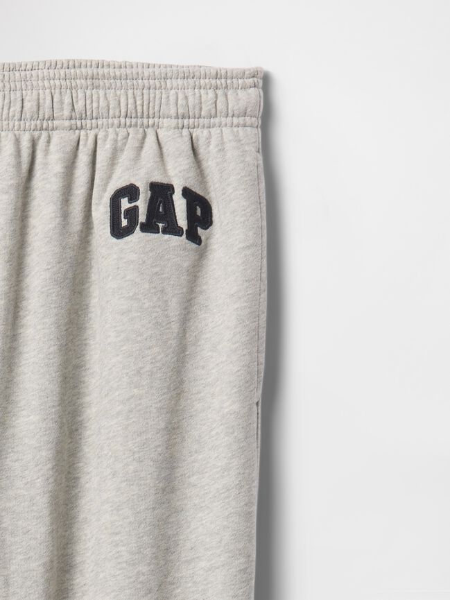بنطلون جوجر مريح بشعار Gap بنطلون جوجر مريح بشعار gap