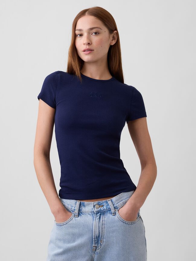 تي شيرت مضلع عصري بشعار Gap تي شيرت مضلع عصري بشعار gap