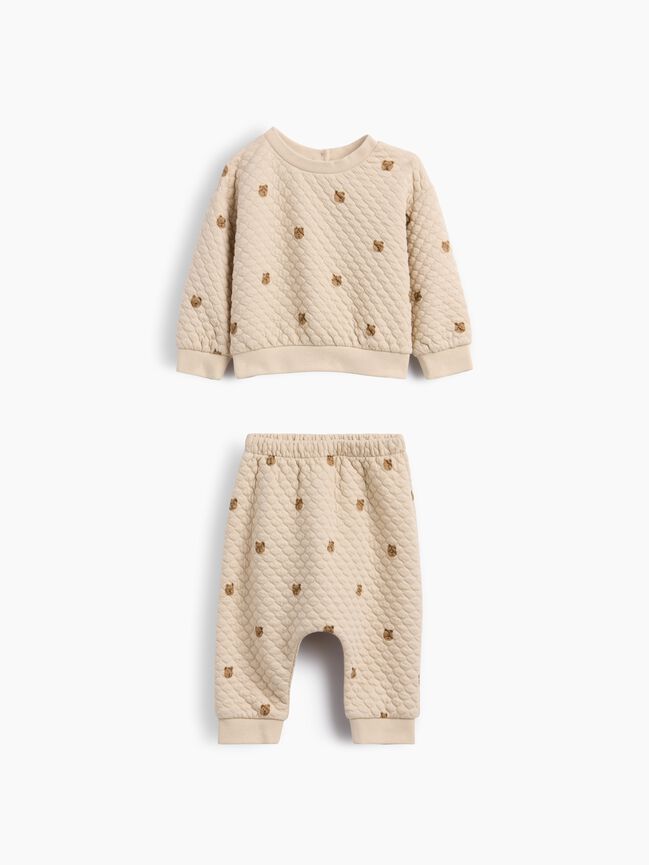 طقم ملابس gap طقم ملابس