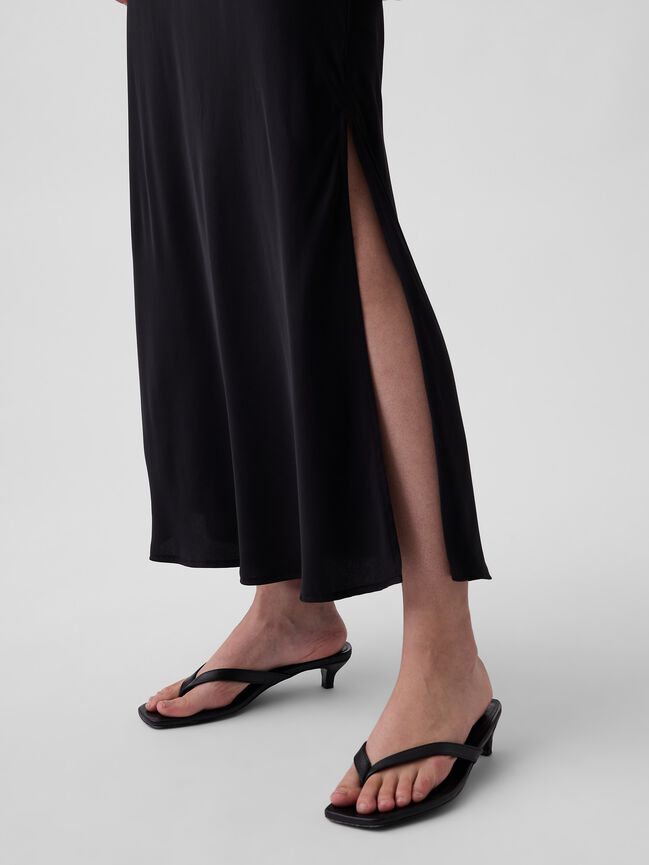 تنورة طويلة gap تنورة طويلة