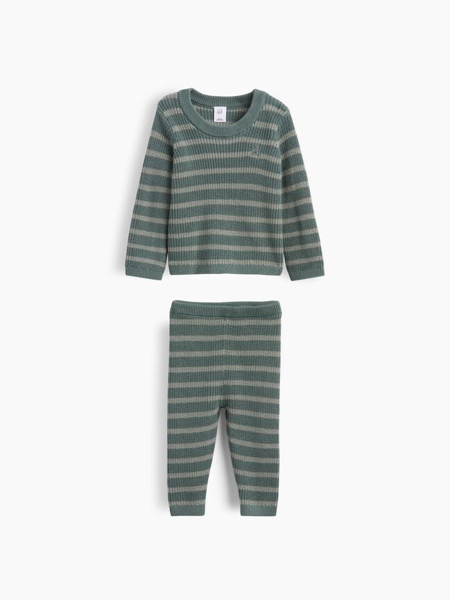 طقم ملابس gap طقم ملابس