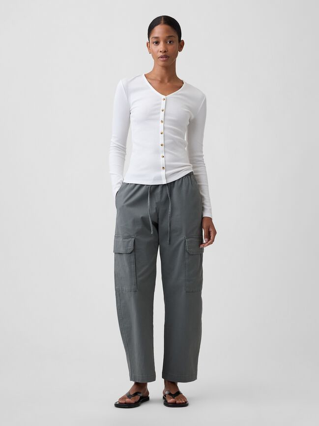 تي شيرت ياقة سبعة gap تي شيرت ياقة سبعة