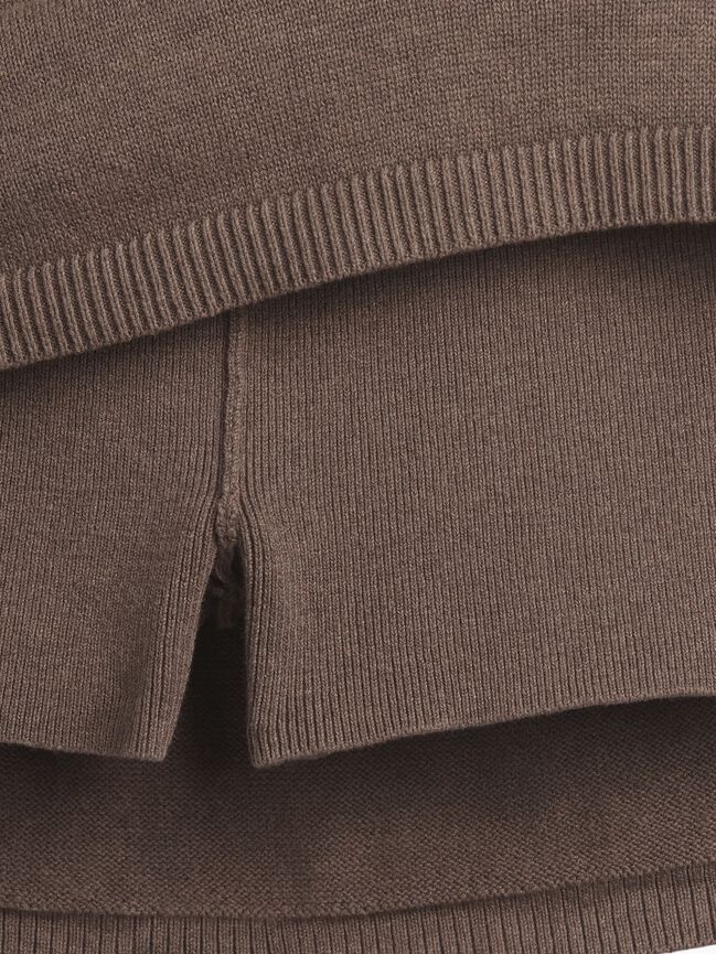 تنورةمع سروال داخلِ gap تنورةمع سروال داخلِ