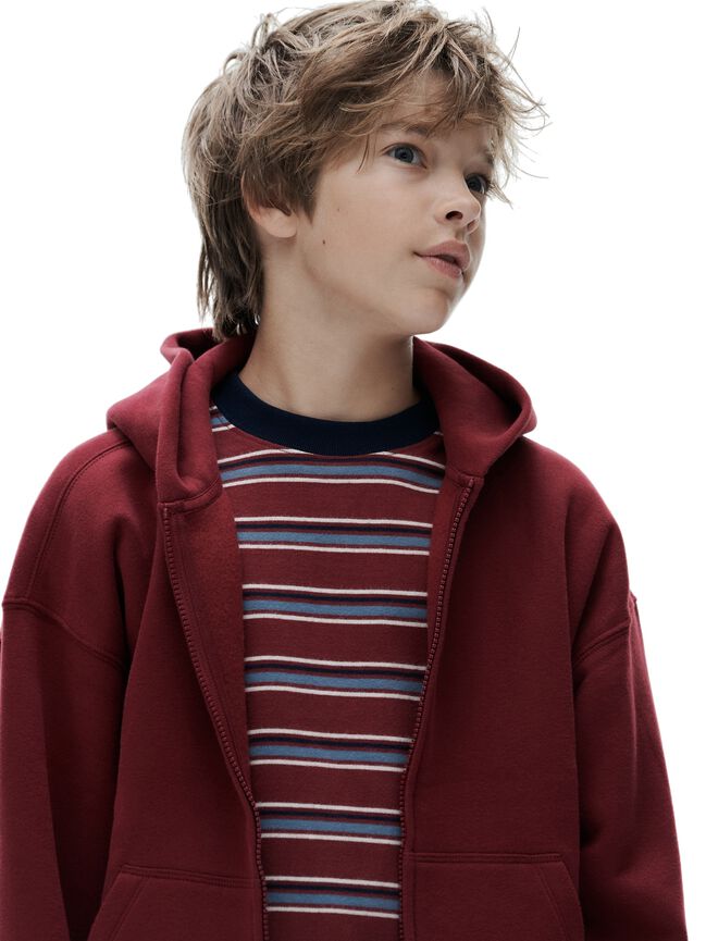 تي شيرت أوفرسايز سميك للأطفال gap تي شيرت أوفرسايز سميك للأطفال