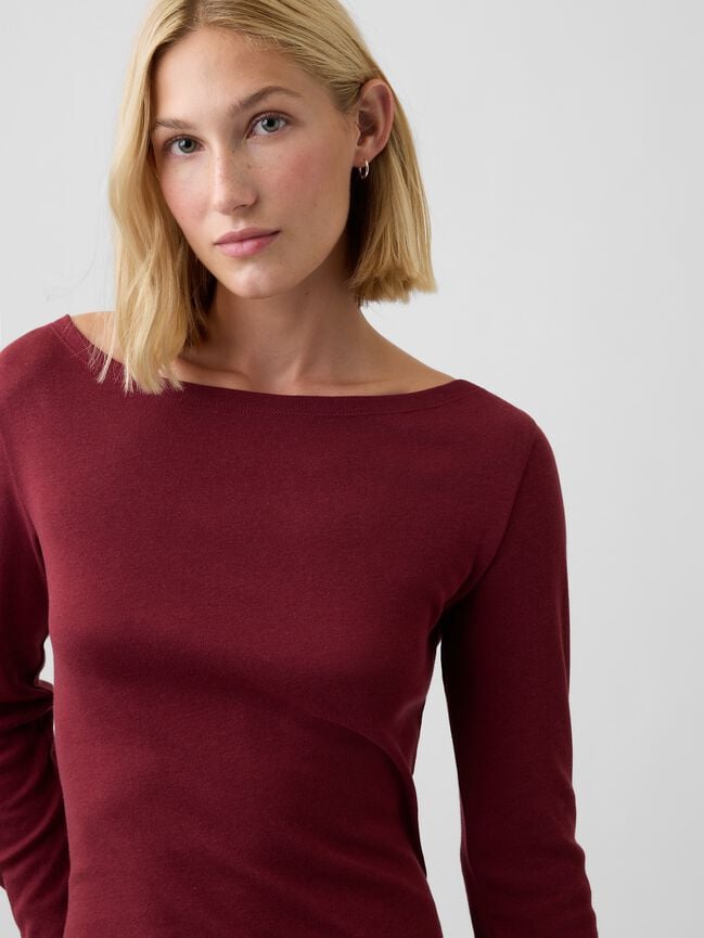 تي شيرت ياقة سبعة gap تي شيرت ياقة سبعة