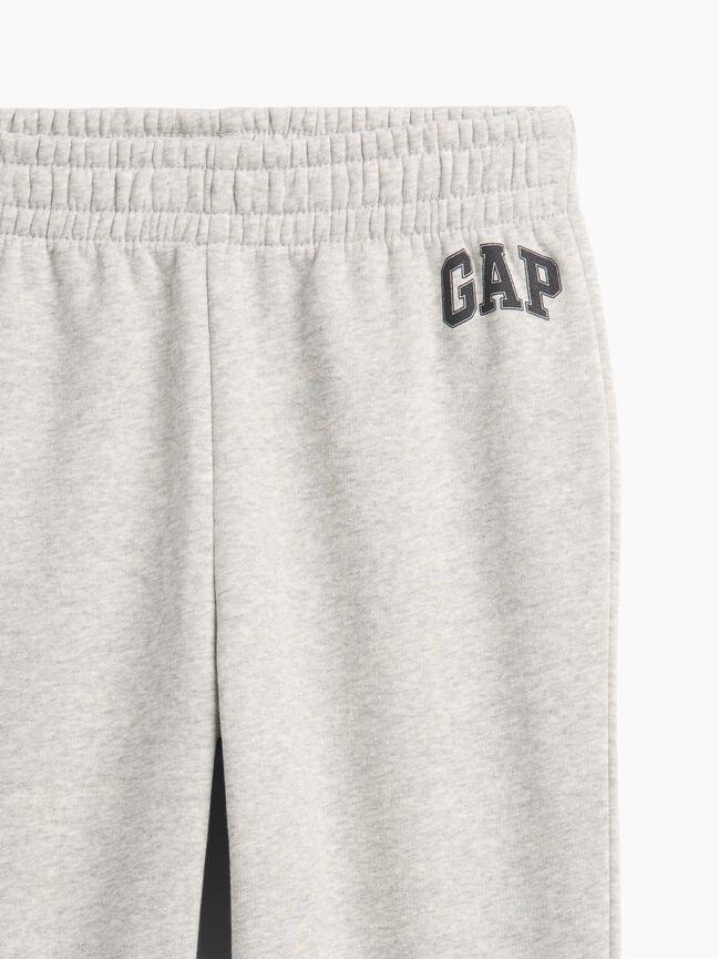 بنطلون جوجر سهل الارتداء للأطفال بشعار Gap بنطلون جوجر سهل الارتداء للأطفال بشعار gap