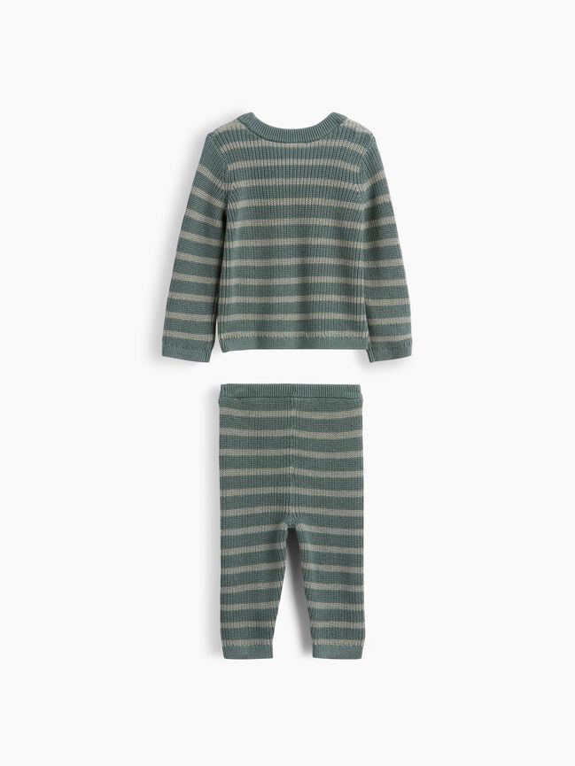 طقم ملابس gap طقم ملابس