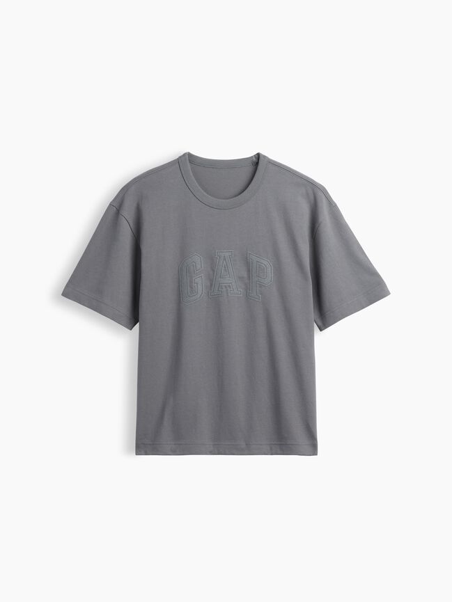 تي شيرت قصير مريح سميك بشعار Gap تي شيرت قصير مريح سميك بشعار gap