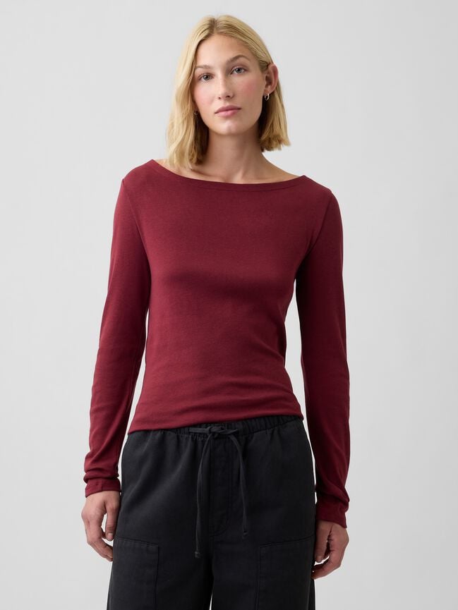 تي شيرت ياقة سبعة gap تي شيرت ياقة سبعة