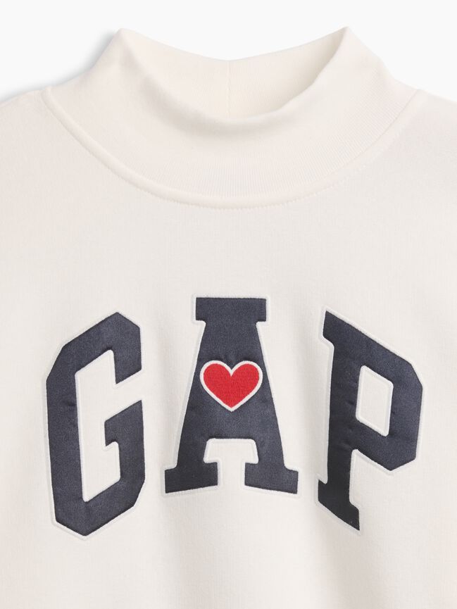 سويت شيرت أوفرسايز برقبة عالية وشعار للأطفال gap سويت شيرت أوفرسايز برقبة عالية وشعار للأطفال