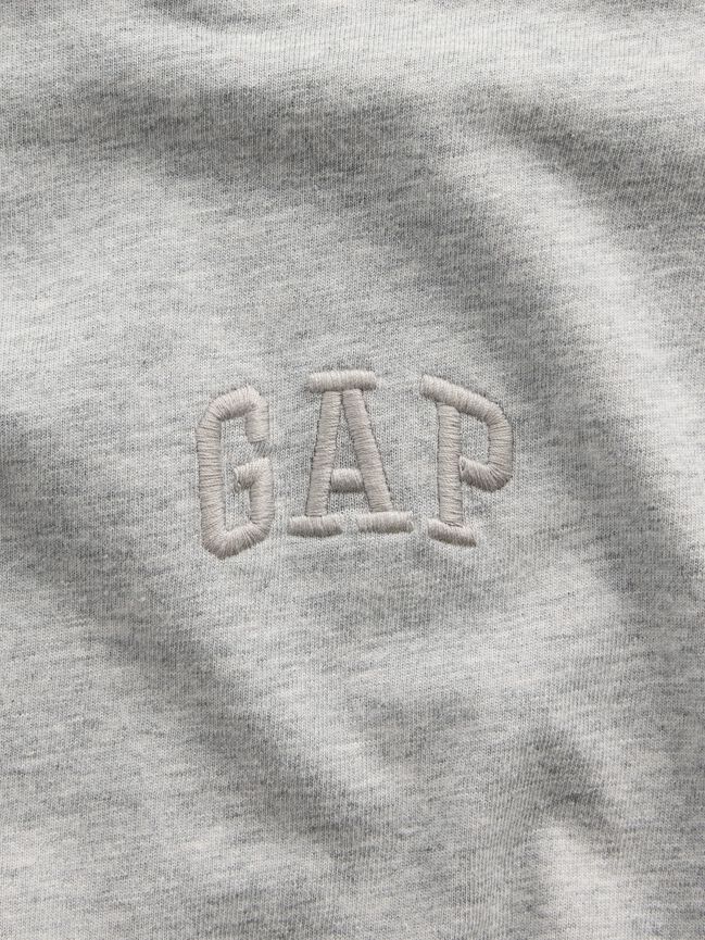 تي شيرت ناعم للاستخدام اليومي بشعار Gap صغير تي شيرت ناعم للاستخدام اليومي بشعار gap صغير