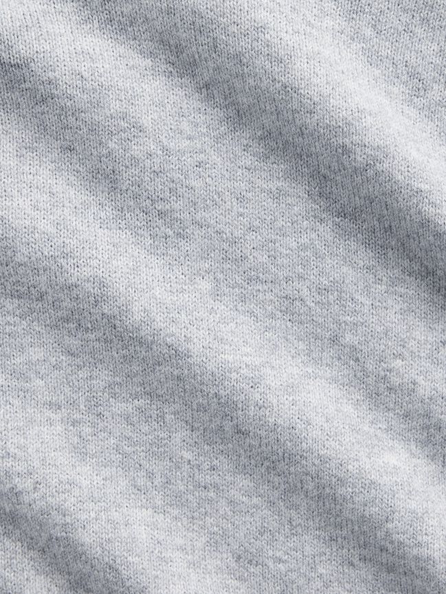 ملابس مع قلنسوة رأس gap ملابس مع قلنسوة رأس