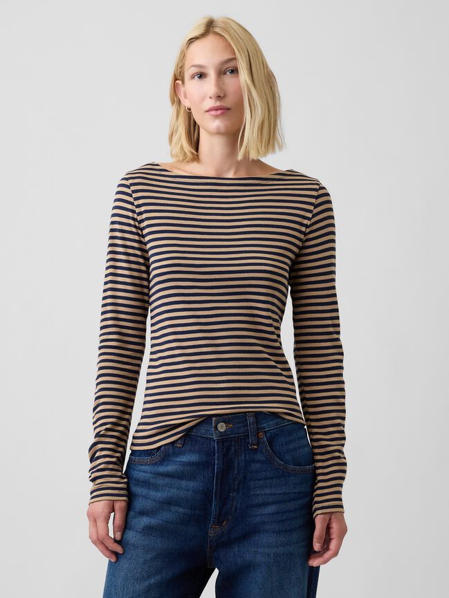 تي شيرت ياقة سبعة gap تي شيرت ياقة سبعة