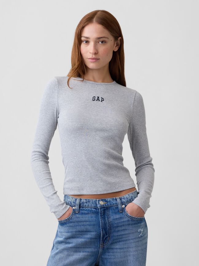 تي شيرت مضلع عصري بشعار Gap تي شيرت مضلع عصري بشعار gap