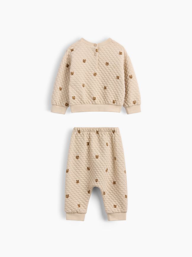 طقم ملابس gap طقم ملابس